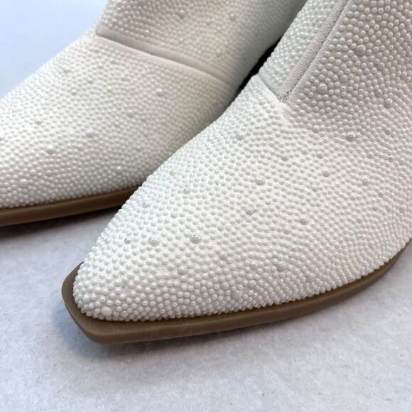 Buckle Synclair faux pearl ankle boot white women sz 9 - Picture 6 of 8